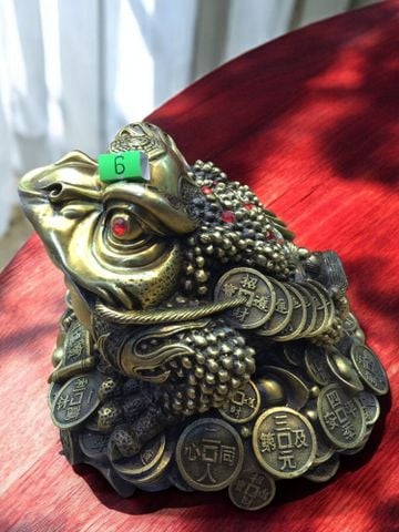 Cóc ngậm tiền bằng đồng cao 18 ngang 21,5 dài 21,5 nặng 2,5kg