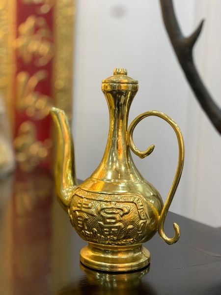 Ấm nước cao 20cm dát vàng