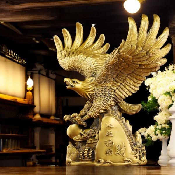 Quà tặng sếp: Tượng đại bàng bằng đồng