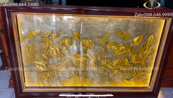Tranh hoa sen bằng đồng 1m07*1m73