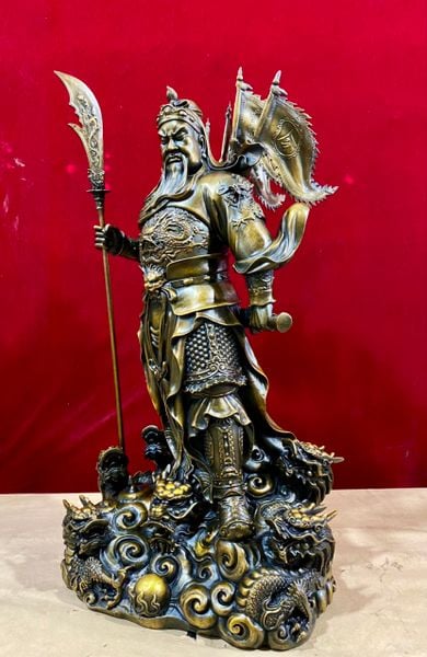 Tượng Quan công ngũ kỳ cao đến đầu 68 cm đến đao 76 cm nặng 30 kg