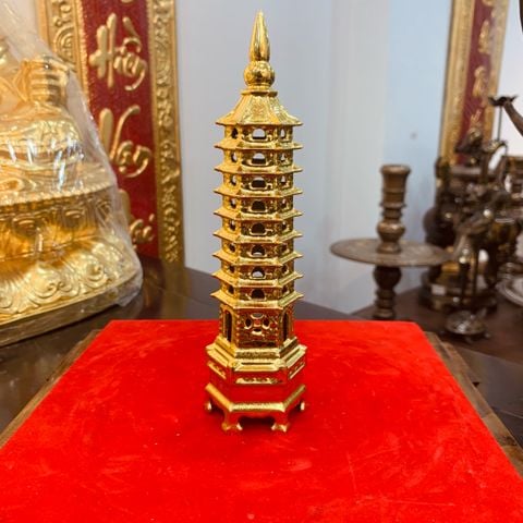 Tháp văn xương dát vàng 9 tầng cao 18