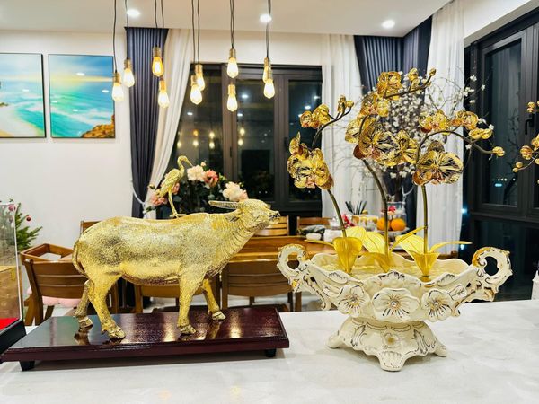 Tượng Trâu bằng đồng dát vàng 24k