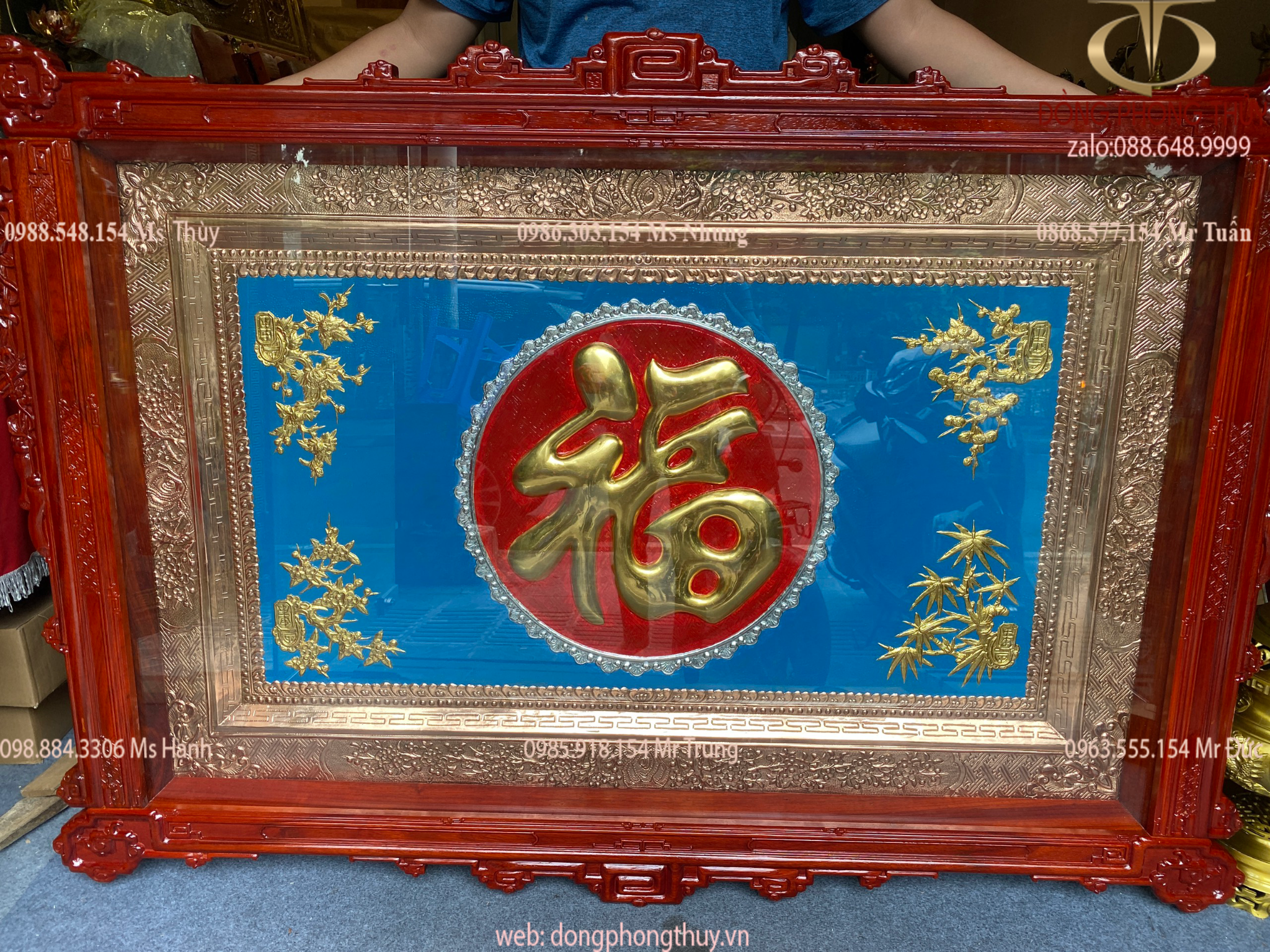 Tranh chữ Phúc bằng đồng dát vàng 24k