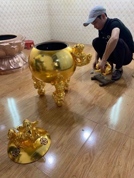 Đỉnh đồng đỏ thất lân vờn cầu 1m2 110kg  thếp vàng