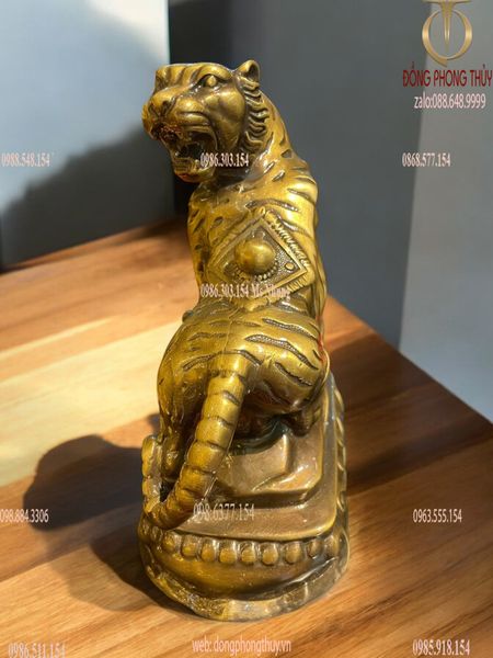 Tượng hổ cao sơn viễn vọng bằng đồng
