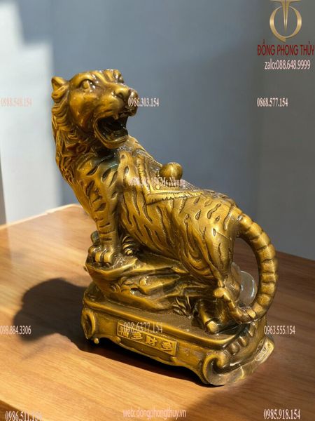 Tượng hổ cao sơn viễn vọng bằng đồng