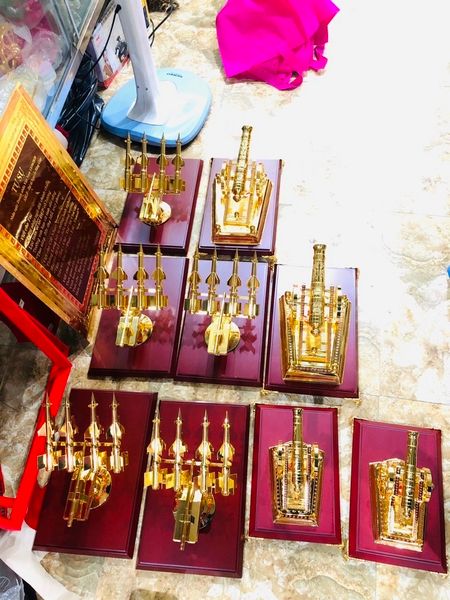 Quà tặng sếp Mô hình tên lửa cao 21 dài 22cm