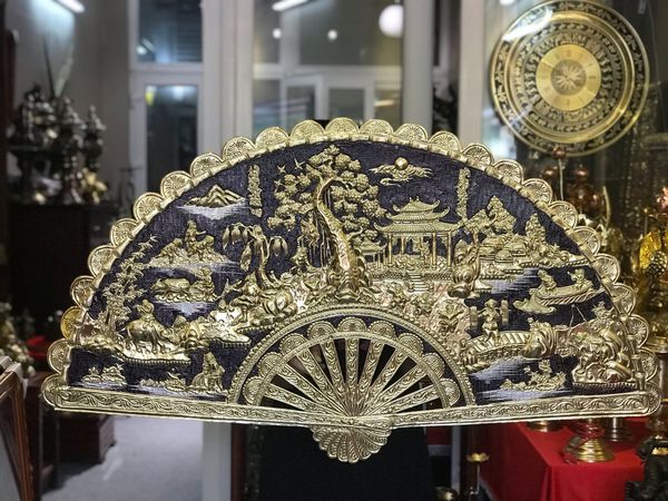 Tranh Quạt Đồng Quê bằng đồng 60cm*1m2 nền đen