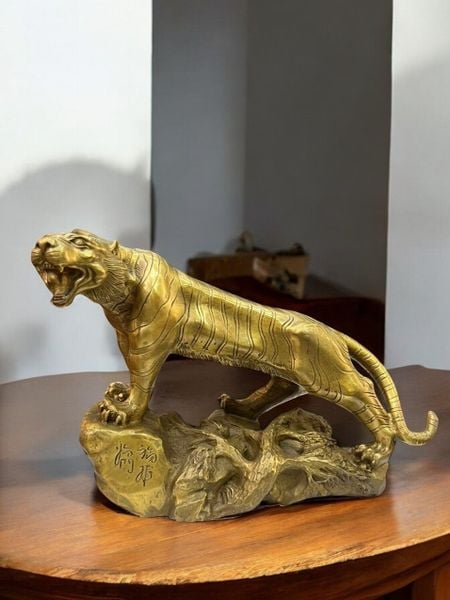 Tượng hổ phong thủy bằng đồng