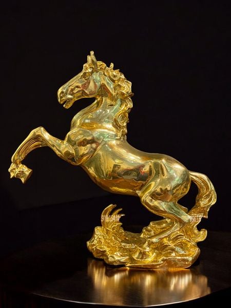 Tượng ngựa mạ vàng 24k cao 27cm ngang 28cm nặng 2,5kg