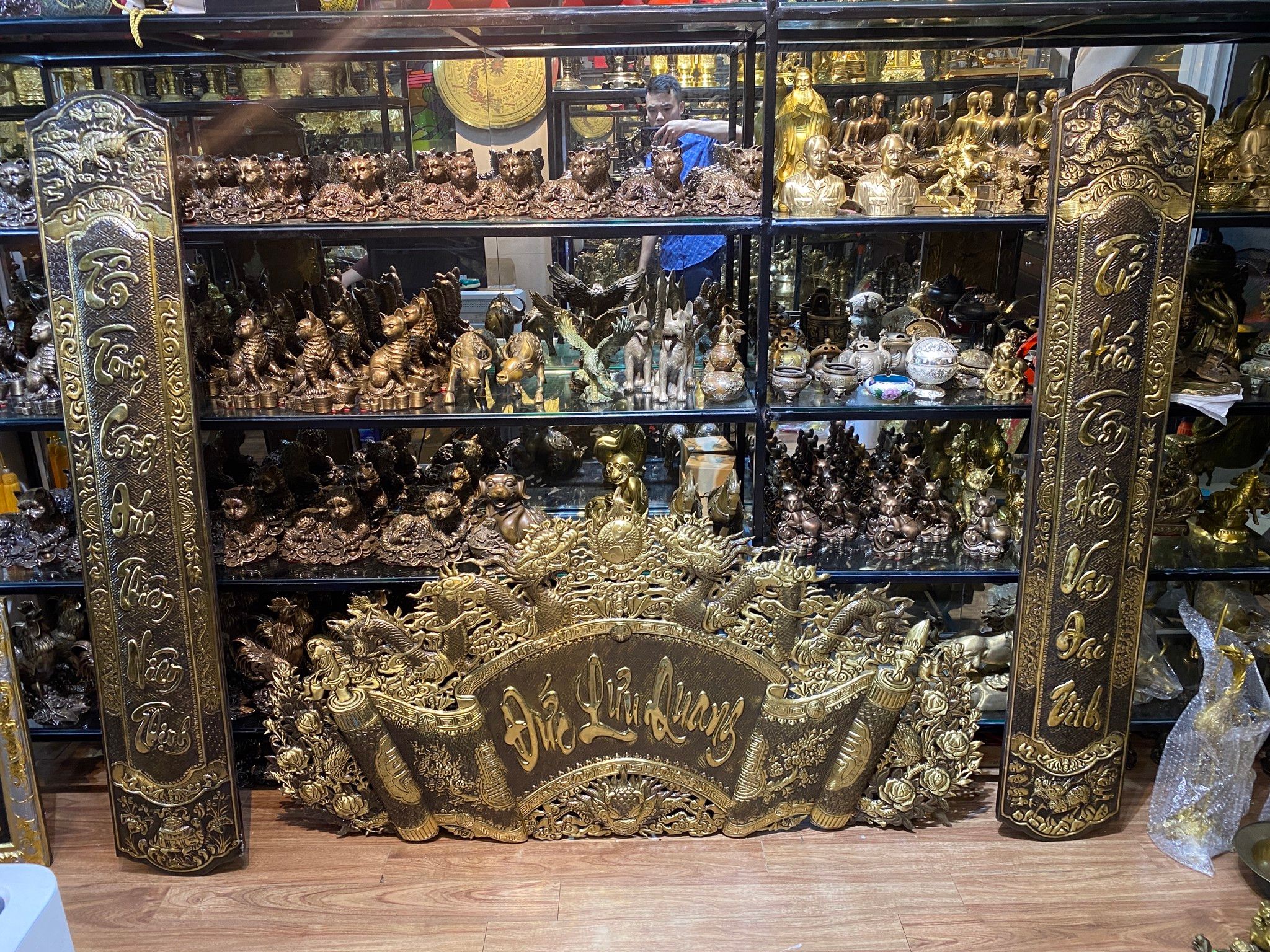 Cuốn thư câu đối bằng đồng 1m55 dày 6zem