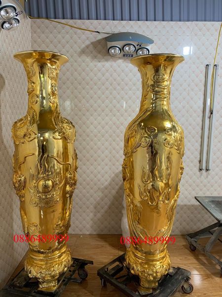 Đôi lộc bình bằng đồng đỏ dát vàng nano 1m2 nặng 150kg