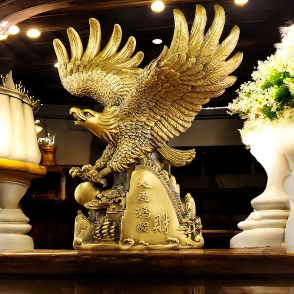 Quà tặng sếp: Tượng đại bàng bằng đồng