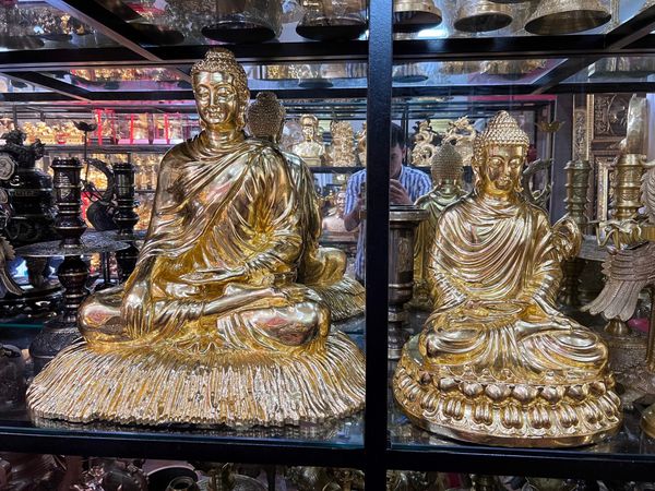 Tượng phật Thích Ca bằng đồng dát vàng 24k cao 60  nặng 27,5kg