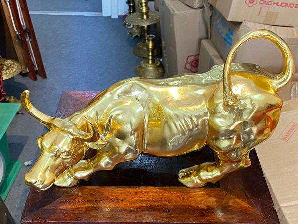 Quà tặng-Tượng mạ vàng: Trâu vàng bằng đồng thếp vàng 24k 20cm