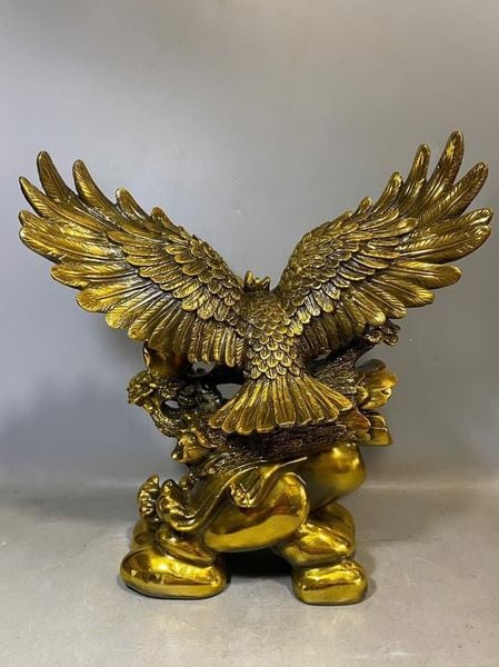 Quà tặng sếp :Tượng Đại Bàng bằng đồng Cao 40 ngang 37 sâu 12.5 nặng 9.7 kg