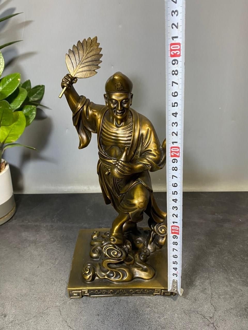 Tượng tế công cao 30cm nặng 4,9kg
