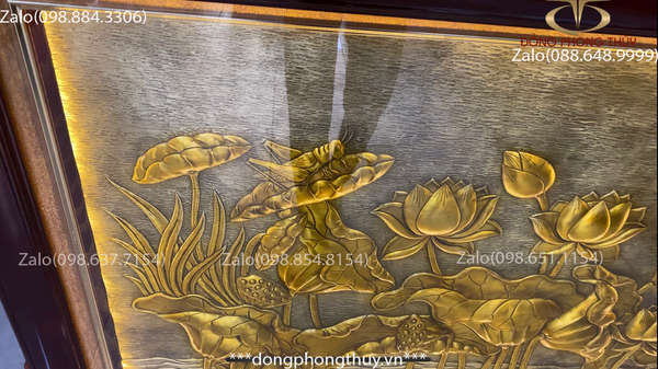Tranh hoa sen bằng đồng 1m07*1m73