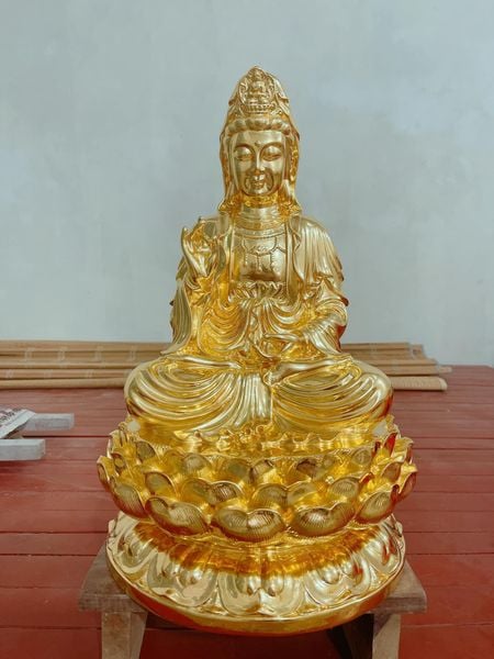 Tượng phật Quan Âm bằng đồng dát vàng 24k  cao 47cm ngang 28cm nặng 9kg