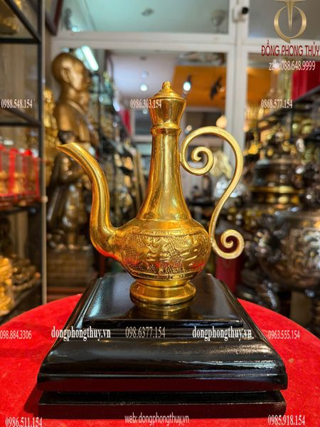 Ấm thờ bằng đồng dát vàng 24k