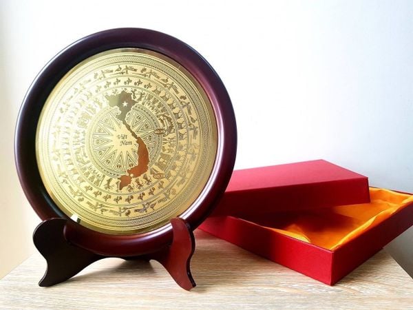 Quà lưu niệm: Tranh đĩa Mặt trống đồng lưu niệm