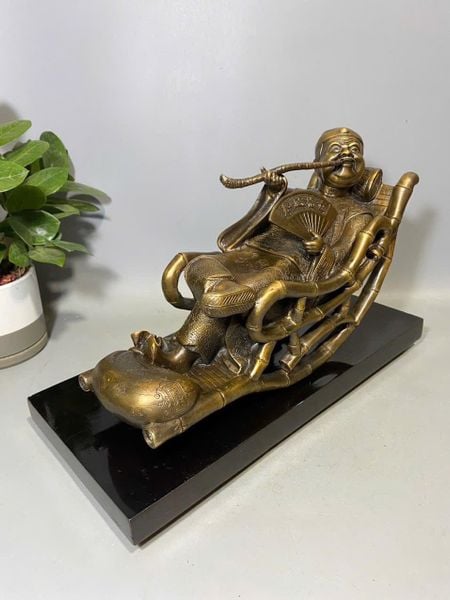 Tượng Quản gia cao 20 ngang 37 nặng 6.5kg