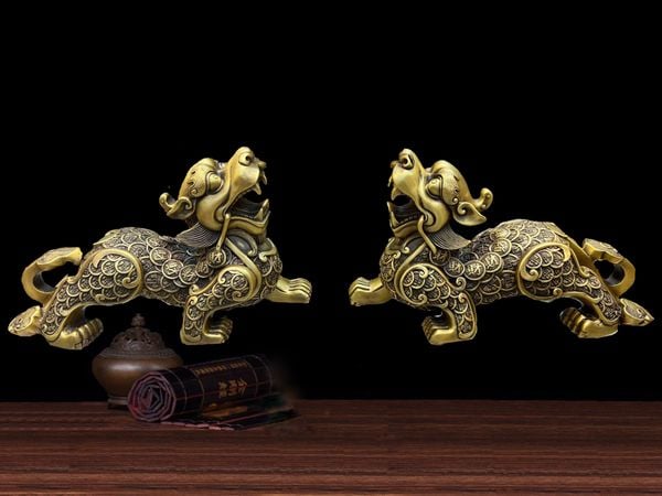 Đôi tỳ hưu bằng đồng vẩy tiền phong thủy kĩ nét