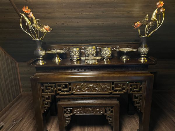 Đồ thờ bằng đồng