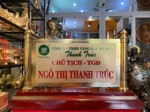 Bảng tên để bàn