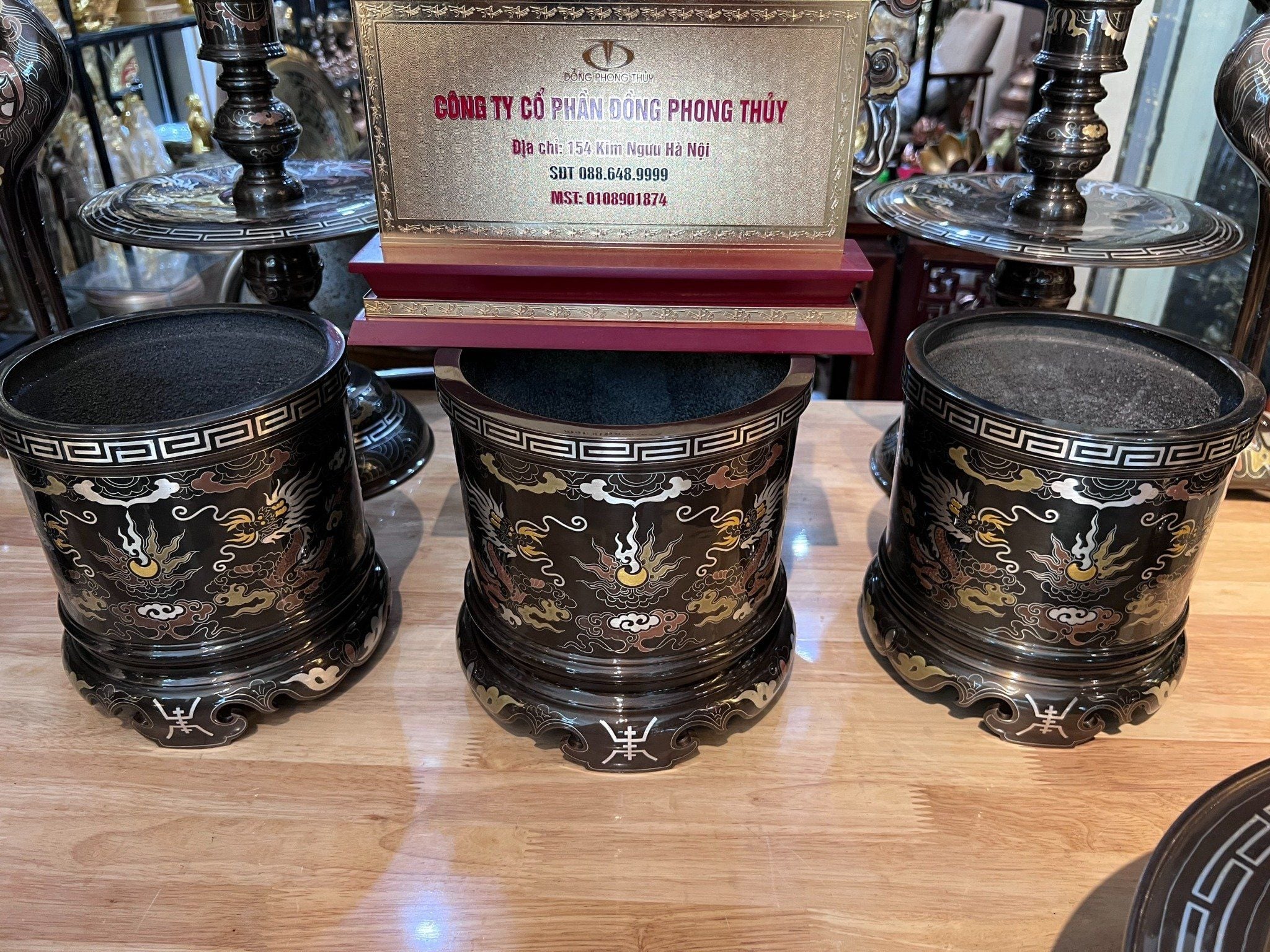 bát hương đồng đỏ khảm ngũ sắc