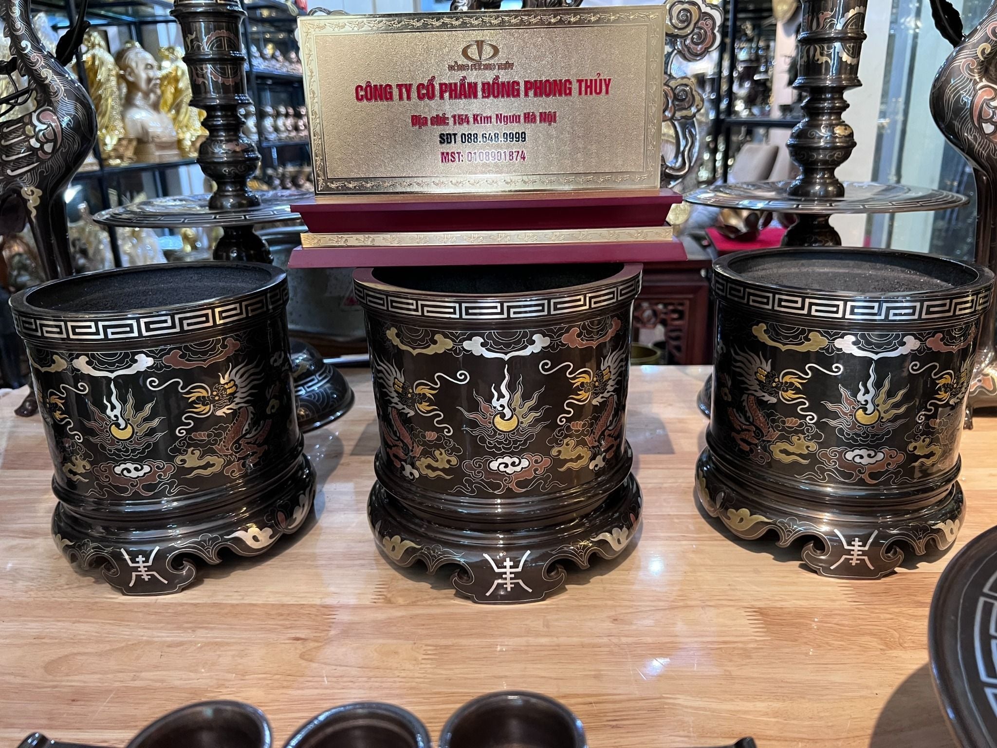 bát hương đồng đỏ khảm ngũ sắc