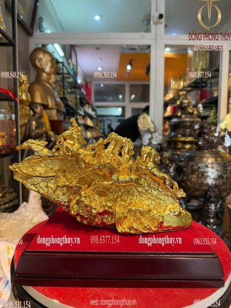 Tượng bát mã bằng đồng dát vàng dài 29 cao 16 nặng 2kg