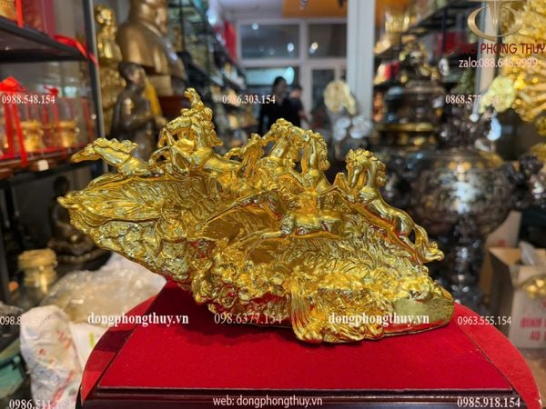 Tượng bát mã bằng đồng dát vàng dài 29 cao 16 nặng 2kg