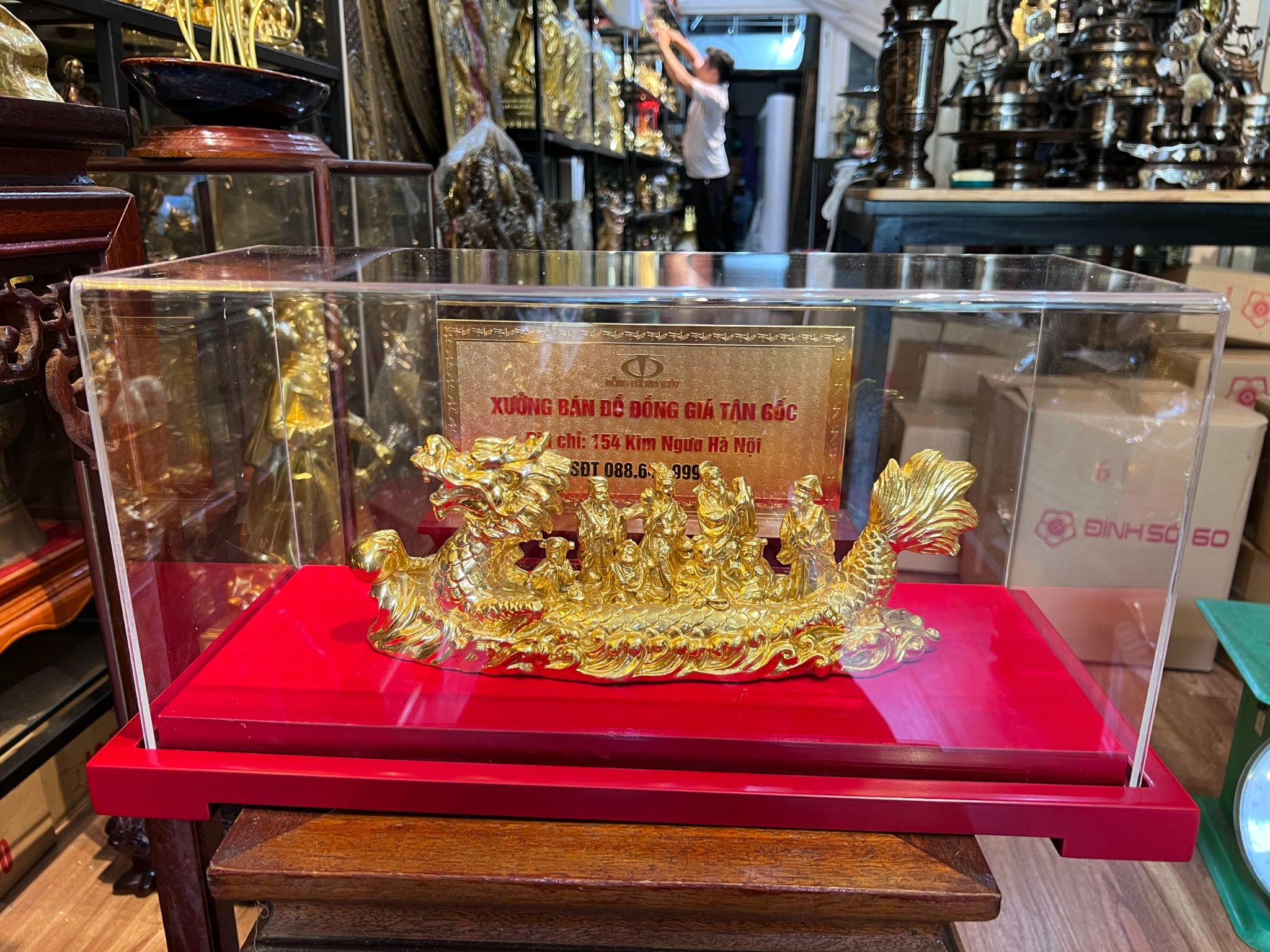 Bát tiên quá hải bằng đồng dát vàng 24k