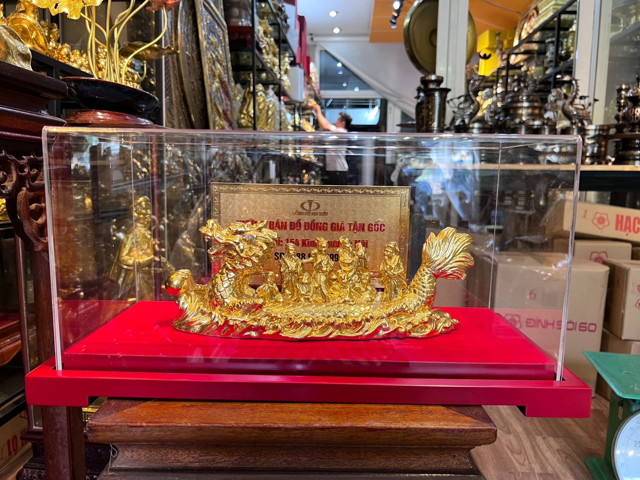 Bát tiên quá hải bằng đồng dát vàng 24k