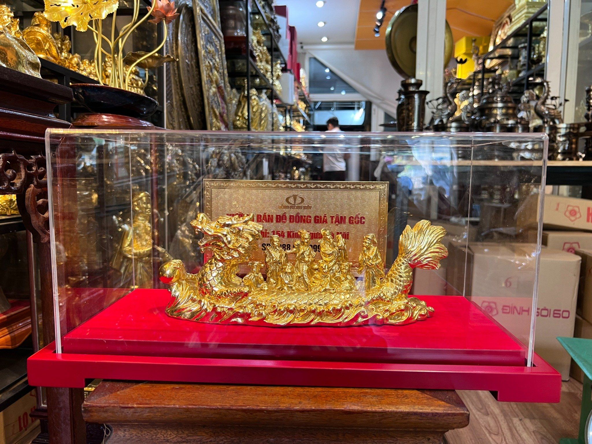 Bát tiên quá hải bằng đồng dát vàng 24k
