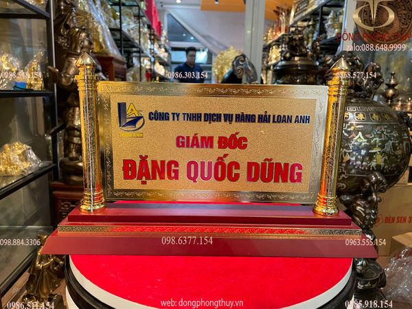 Biển chức danh bằng đồng mạ vàng 24k