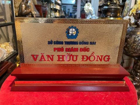 Biển chức danh 28,5x17,5cm mạ vàng 24K