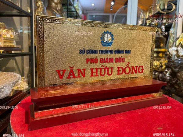 Biển chức danh 28,5x17,5cm mạ vàng 24K