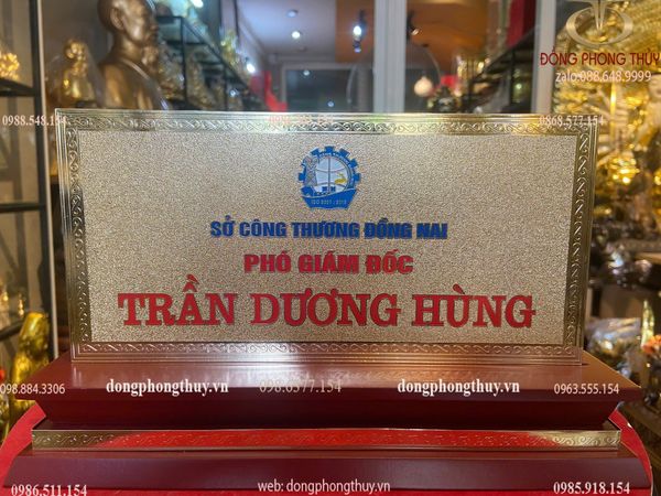 Biển chức danh 28,5x17,5cm mạ vàng 24K