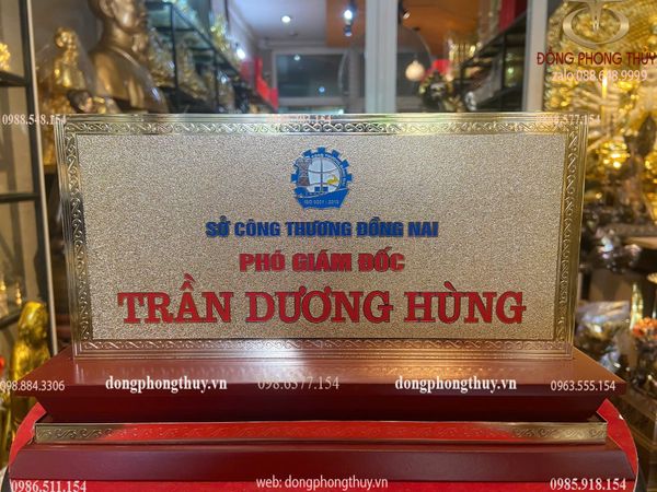 Biển chức danh 28,5x17,5cm mạ vàng 24K
