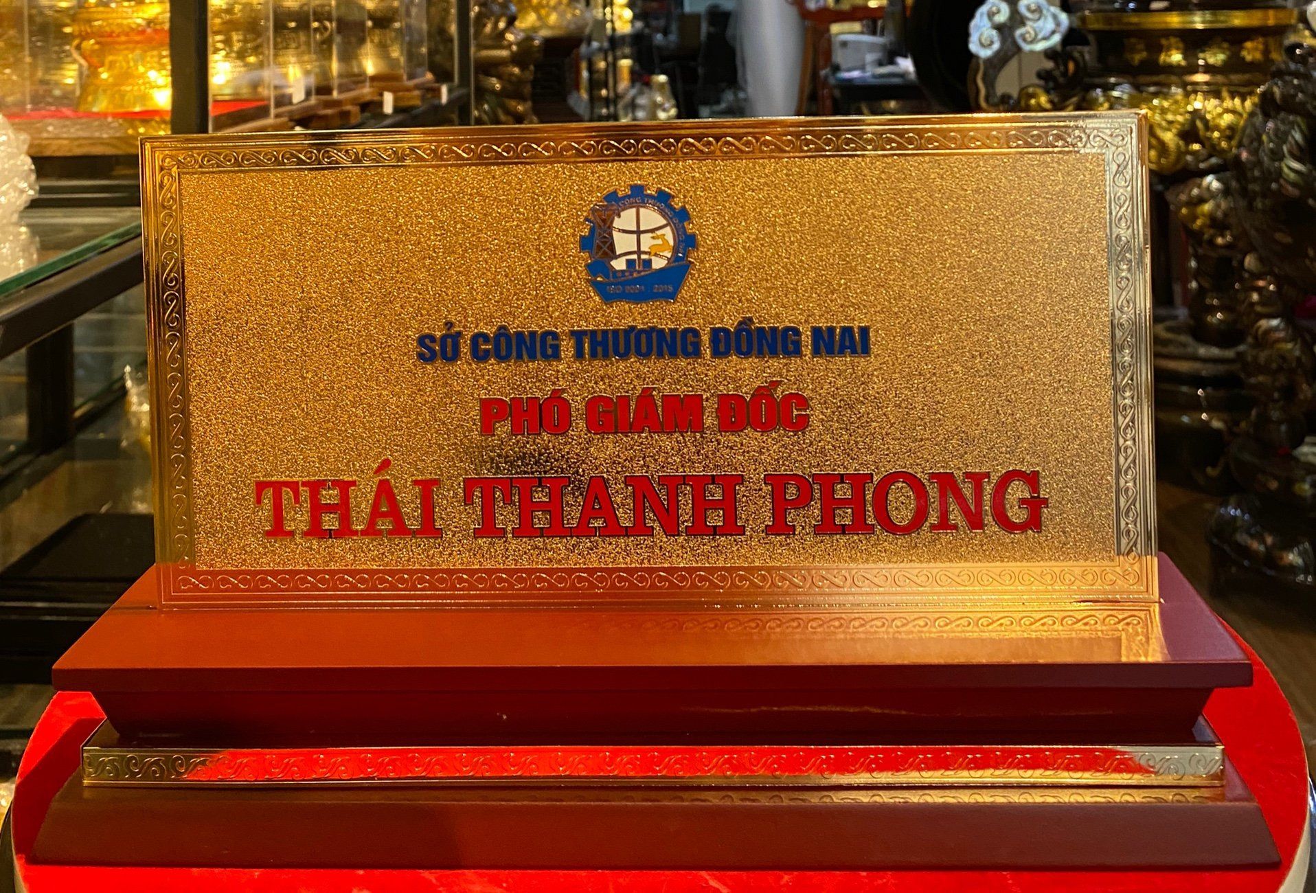 Biển tên để bàn