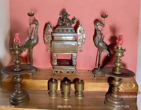 Bộ đỉnh đồng - bộ ngũ sự dáng cổ mẫu cổ