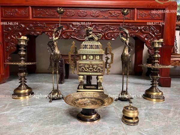 Bộ đỉnh đồng dáng Vuông Ngũ sự cao 63cm nặng 36,5kg