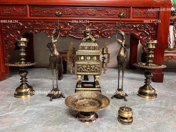 Bộ đỉnh đồng dáng Vuông Ngũ sự cao 63cm nặng 36,5kg