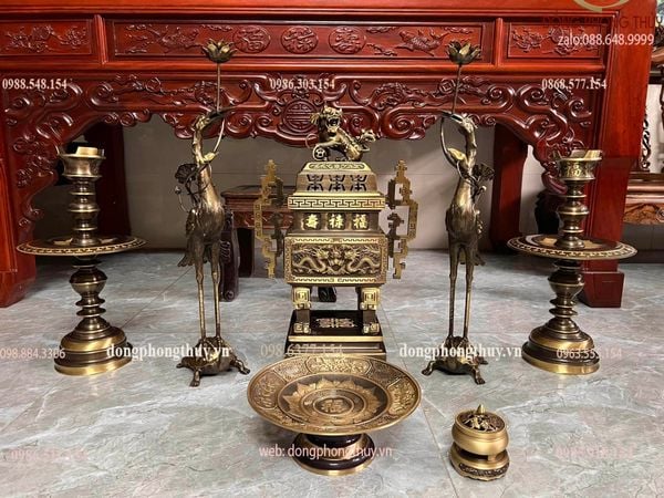 Bộ đỉnh đồng dáng Vuông Ngũ sự cao 63cm nặng 36,5kg