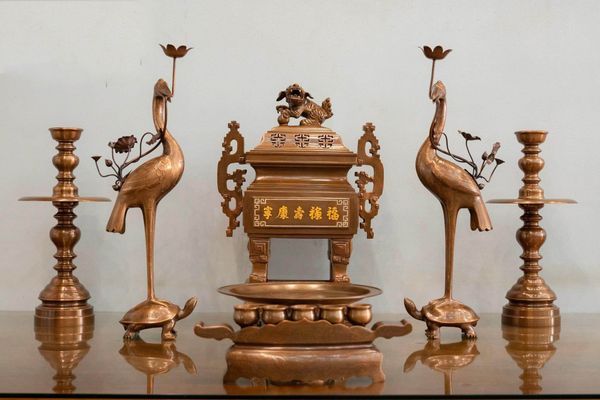 Bộ đỉnh Vuông dáng cổ