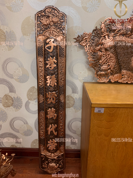 Cuốn thư câu đối 1m35 đồng đỏ có sừng và râu