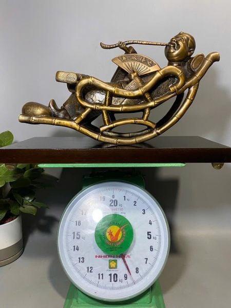 Tượng Quản gia cao 20 ngang 37 nặng 6.5kg